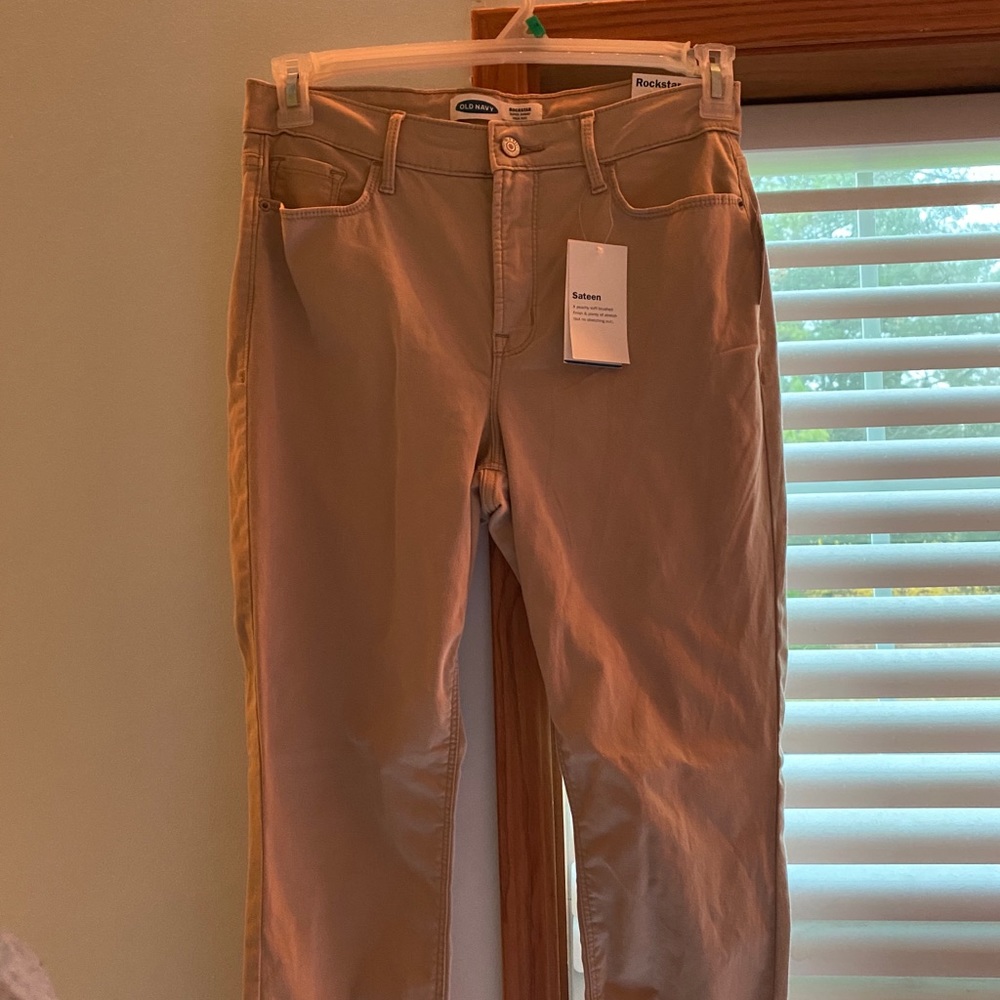 Old navy woman’s khakis